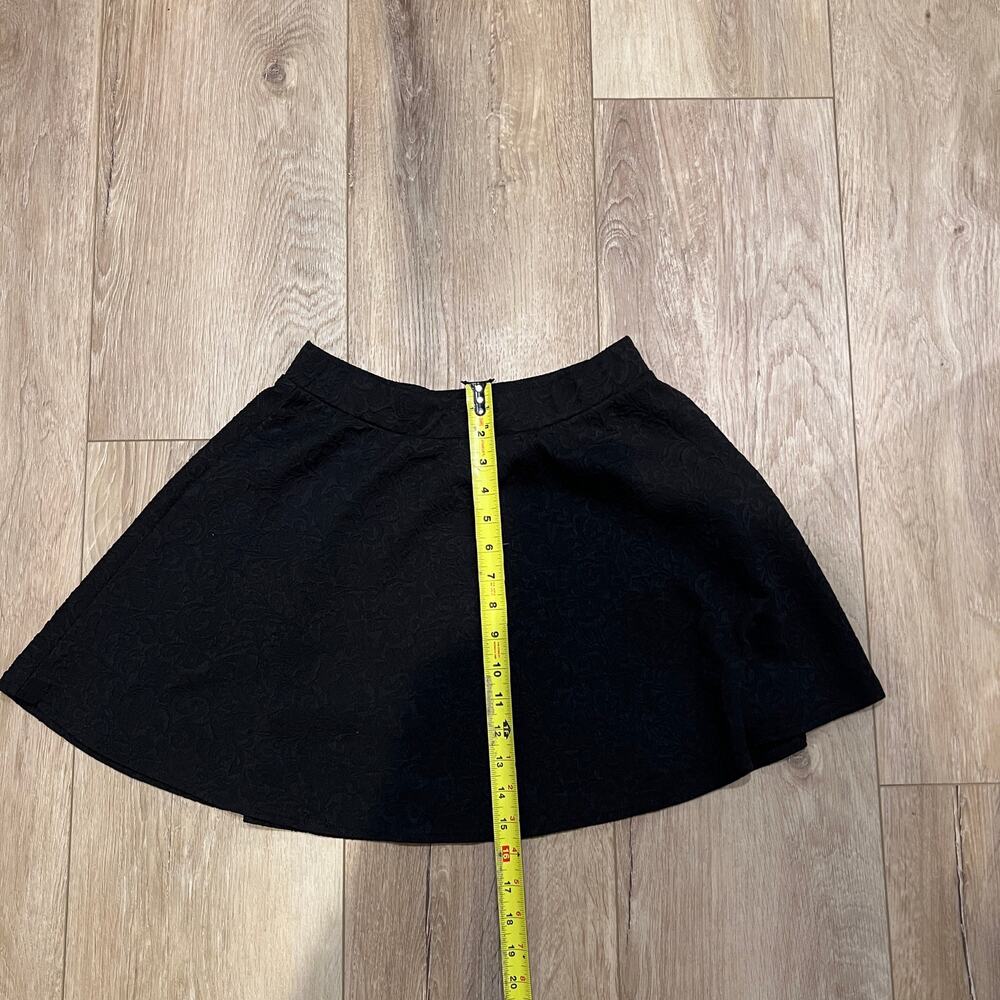JOE B BY JOE BENBASSET Women's Textured Mini Skirt Size M In Black - Picture 3 of 6